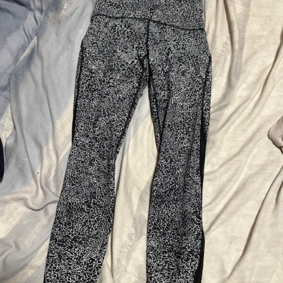 Lululemon Leggings size 6 - Picture 1 of 4